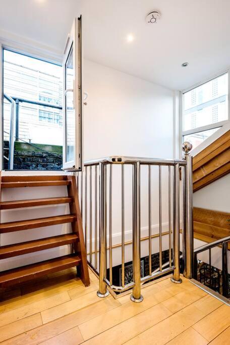 Penthouse Loft Apartment With Roof Terrace Not For Events Or Parties ลอนดอน ภายนอก รูปภาพ